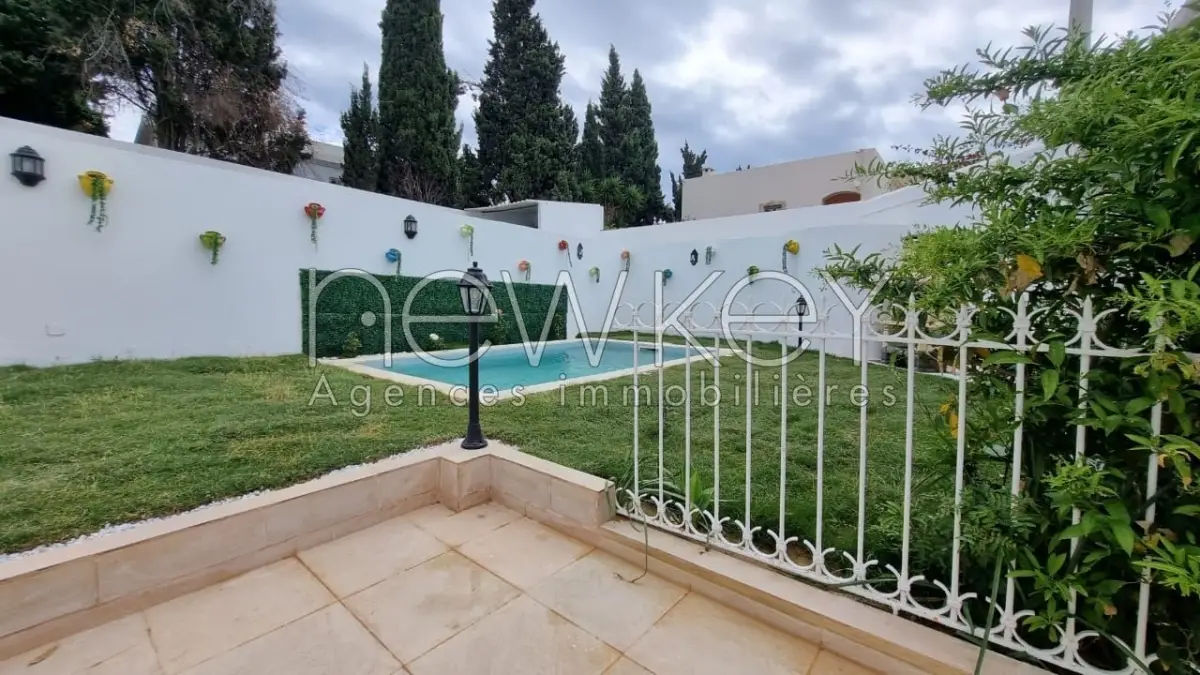 Etage de Villa s+3 avec piscine à La Marsa