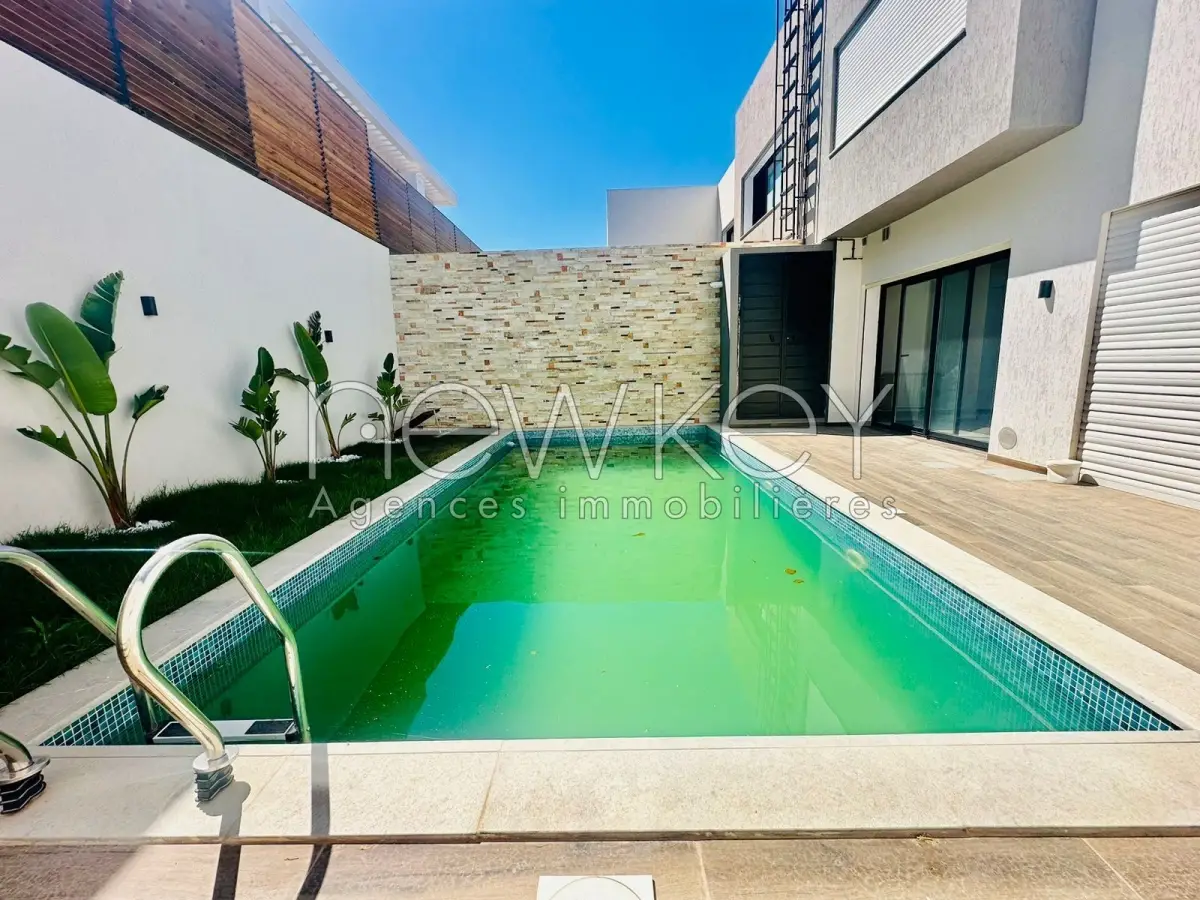 Villa jumelée à vendre à La Soukra
