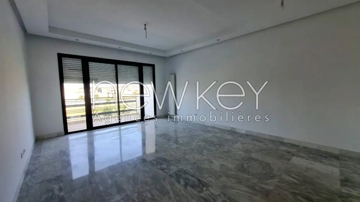 Bel appartement S+3 à la Marsa