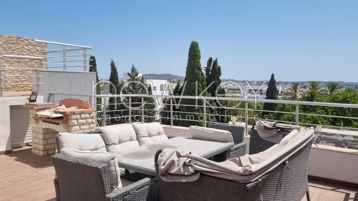 Bel appartement S+3 meublé à la Marsa