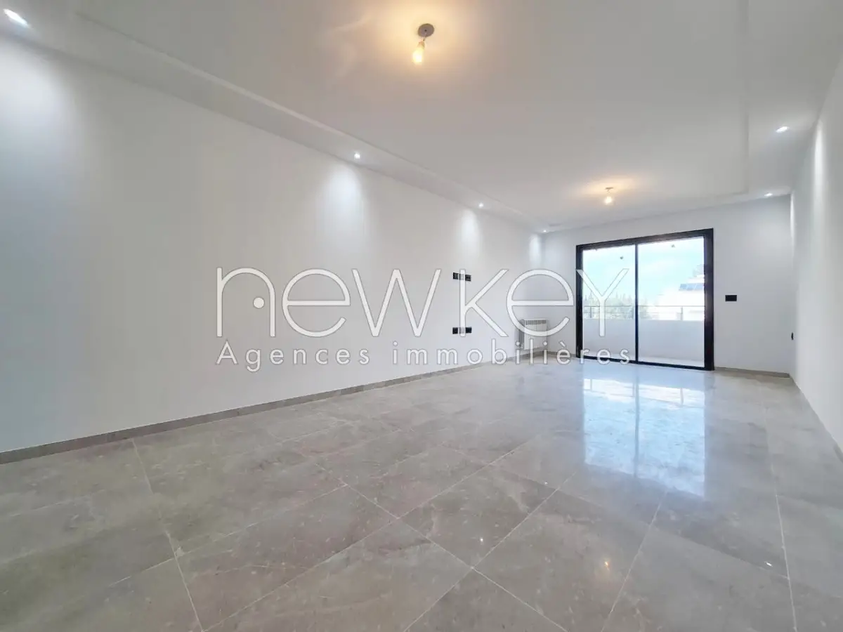 Appartement S+3 Neuf à vendre à La Soukra