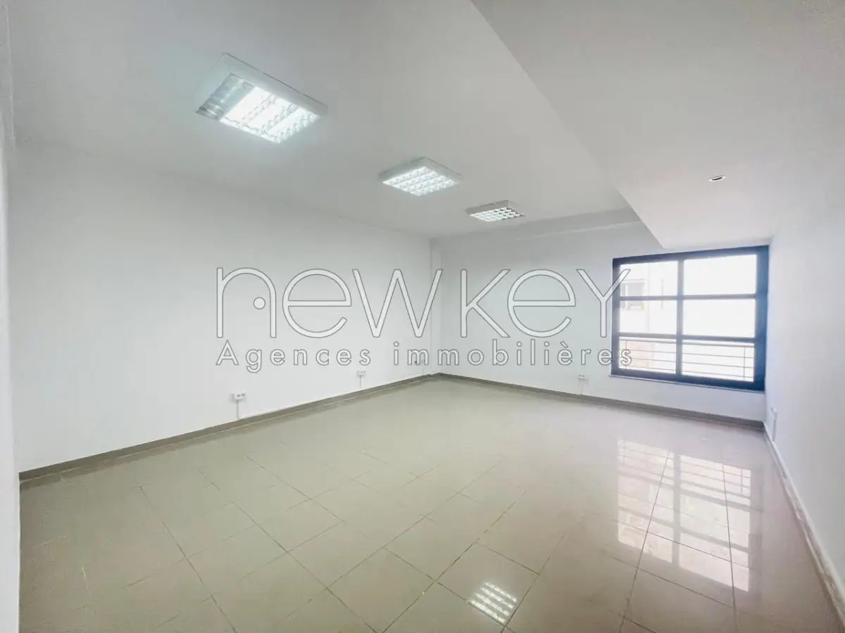 Bureau A2 à louer aux Berges du Lac 2