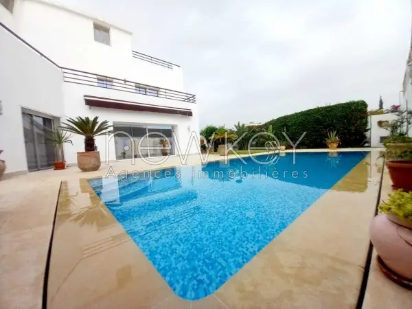 Magnifique villa S+4 à Gammarth