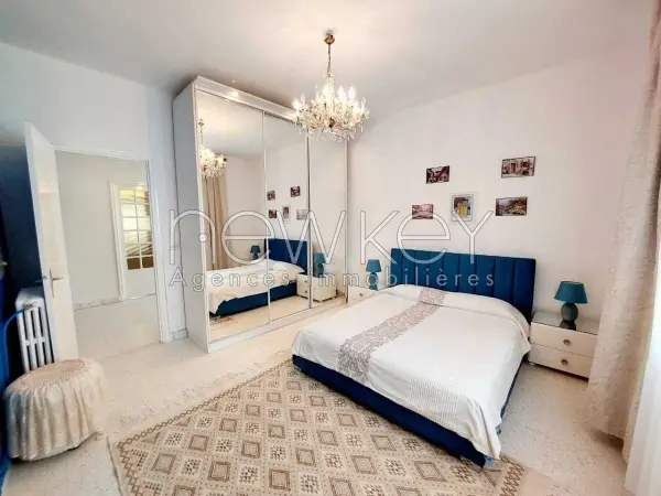 Etage de villa s+3 Meublé à La Marsa