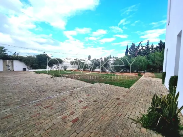 Rez-de-chaussée S3 avec jardin à La Soukra