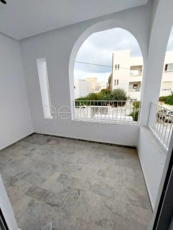 Etage de Villa s+3 La Marsa