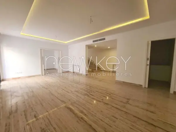 Triplex Haut Standing S5 à vendre à La Soukra