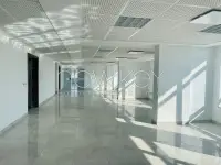Immeuble de 10230m² à louer à la zone d'activité kheireddine - 6