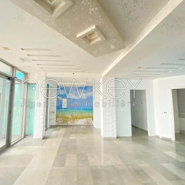 Bureaux à louer aux Berges du Lac 1