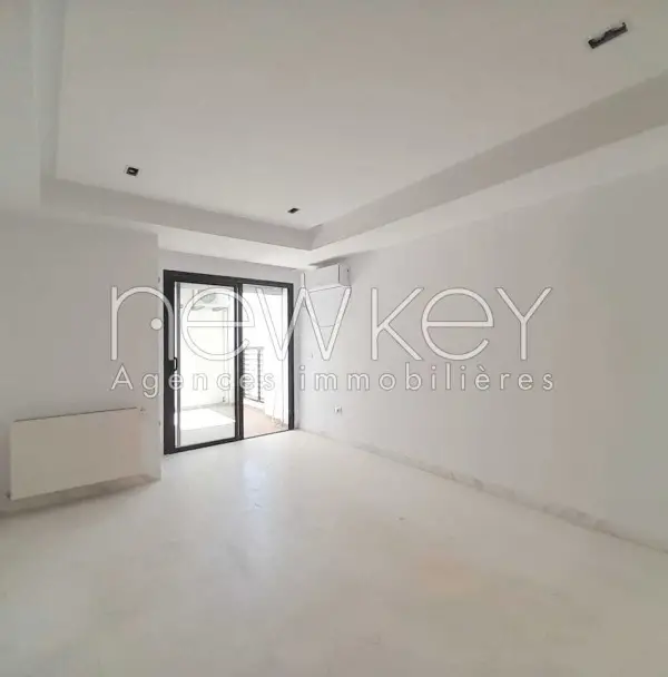 Bel Appartement S1 à vendre à La Soukra