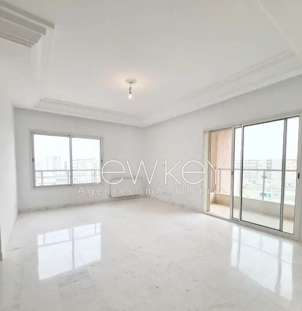 Bel Appartement S3 à vendre à La Soukra