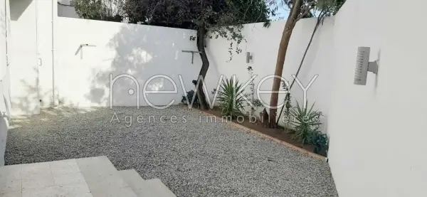Coquette Villa S+3 à louer à Chotrana 3