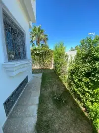 Une Belle Villa avec piscine à louer à Ain Zaghouan - 2