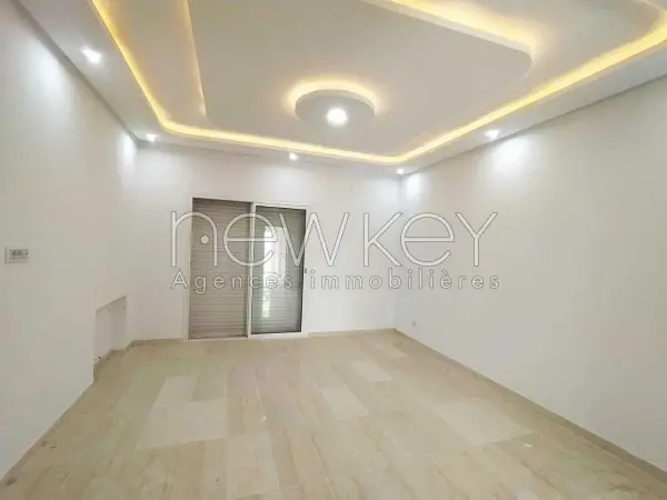 Un Appartement S+3 à louer à Borj Louzir