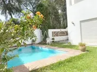 Une Belle Villa S+4 avec piscine à vendre à La Soukra - 1