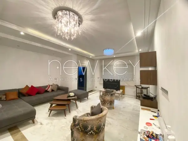 Un Appartement S+4 à louer à La Soukra