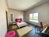 Villa S+5 Avec Piscine à Vendre à Chotrana 2 - 5