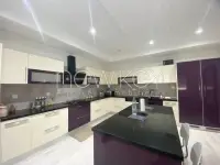 Superbe Villa S+5 Avec Piscine à louer à la Soukra - 3