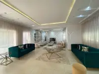 Superbe Villa S+5 Avec Piscine à louer à la Soukra - 2