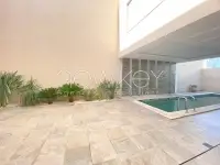 Superbe Villa S+5 Avec Piscine à louer à la Soukra - 1