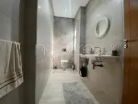 Superbe Villa S+5 Avec Piscine à louer à la Soukra - 4