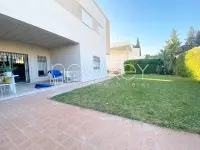 Un Rez-de-chaussée S+5 avec jardin à louer à La Soukra - 1