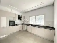 Un Bel Appartement S+3 avec terrasse à louer chotrana 1 - 2