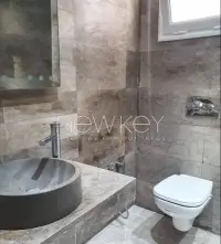 Superbe Duplex S+5 avec jardin près de Carrefour à La Soukra - 4