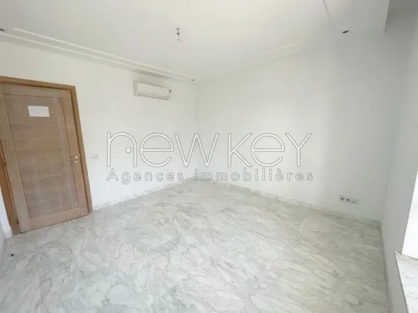 Appartement à usage bureautique à vendre aux Jardins de Carthage