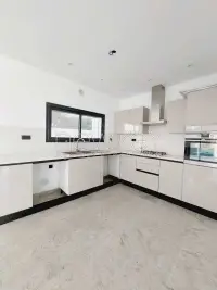 Villa S+3 à louer à Gammarth - 4