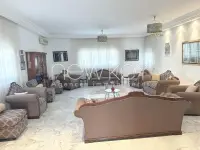 Villa avec jardin à vendre à Ennasr 1 - 3