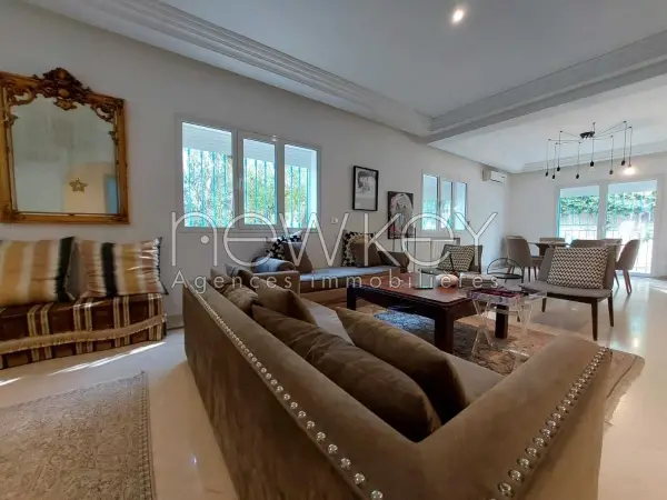 Villa s+5 à la Marsa
