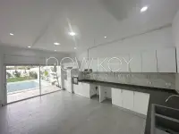 Une Splendide Villa avec piscine à louer à La Soukra - 3