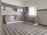 Une Villa S+4 avec un jardin à louer à La Soukra - 4