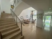 Un Superbe Triplex avec jardin à louer à La Soukra - 2