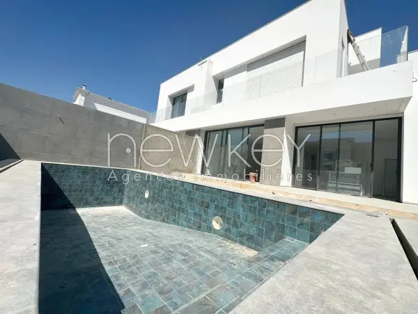Villa neuve avec piscine à louer au Lac 2