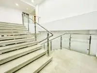 Bureau de 1087m² à louer au Lac 2 - 4