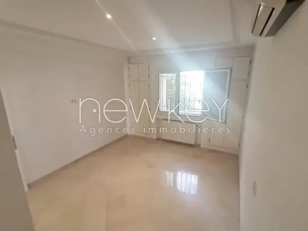 Etage de villa S4 à louer aux Berges de Lac 2