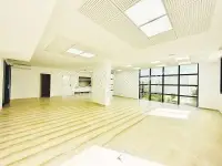 Bureau open-space neuf à louer au Lac 2 - 1