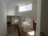 Une Villa S+5 avec piscine à La Soukra - 6