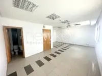 Etage de bureaux de 700m² à louer aux Berges du Lac 1 - 3
