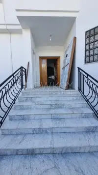 villa s+4 avec piscine à La Marsa - 2