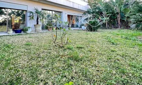Magnifique appartement s+3 avec jardin à Gammarth