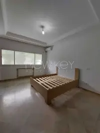 Un joli triplex S+5 à louer à Gammarth - 4