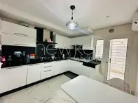 Une Villa en triplex S+5 avec piscine à vendre à La Soukra - 4