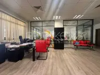 Bureau de 215 m² à louer au Lac 2 - 3