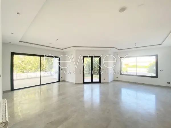 Villa S4 meublé avec jardin à louer au Lac 2