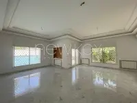 Villa avec piscine et jardin à louer au Lac 2 - 5