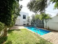 Une Belle Villa avec piscine à vendre à La Soukra - 1