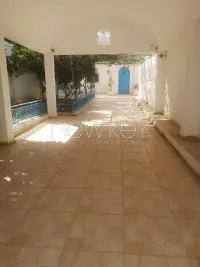Un coquet s+2 meublé de plain pied avec jardin à La Marsa - 4